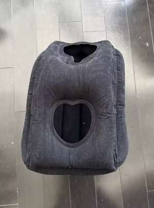 Foto de cliente con la almohada negra